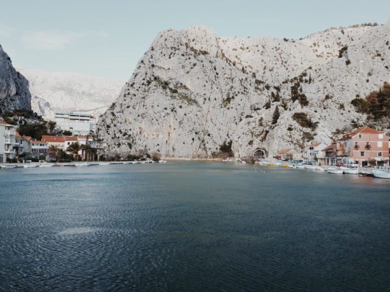 Omiš, mali grad na ušću Cetine - SUBROSIS
